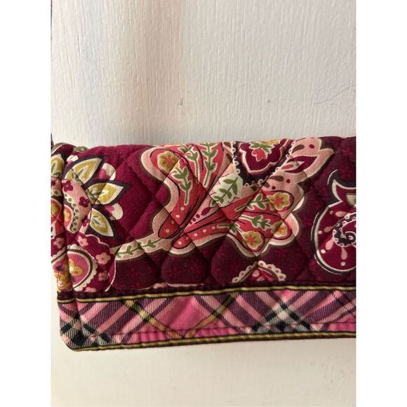 Vera Bradley quilted crossbody wallet burgandy pinks 8"x4.5" - Picture 2 of 7